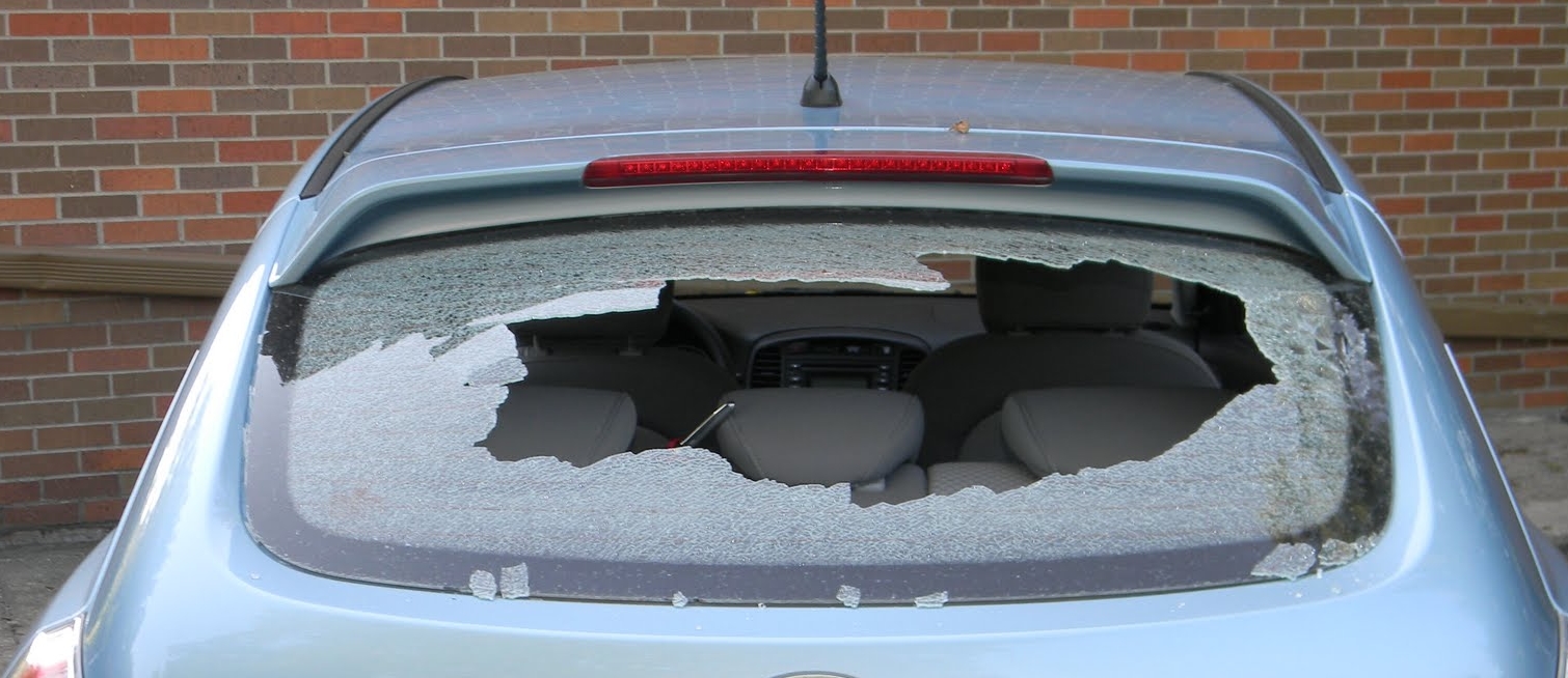 Spontano pucanje stakla - zašto se događa „samo od sebe“?