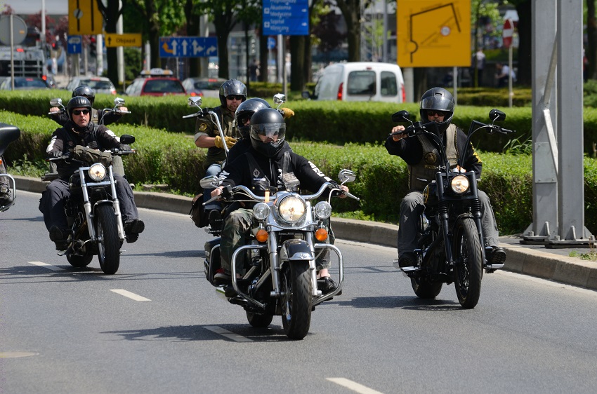 Vožnja motocikla u grupi
