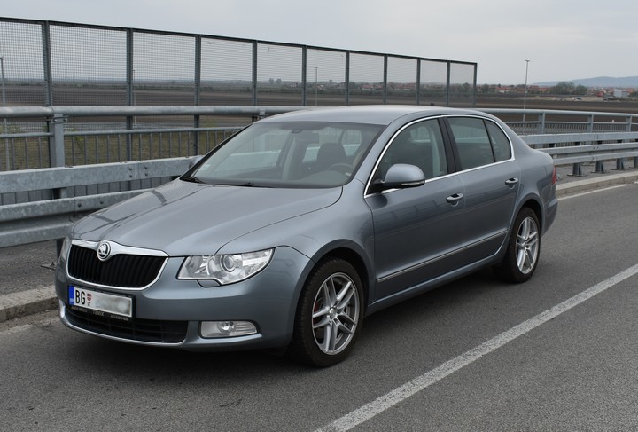 Polovnjak Skoda Superb Ii Limuzina Koja Krsi Pravila