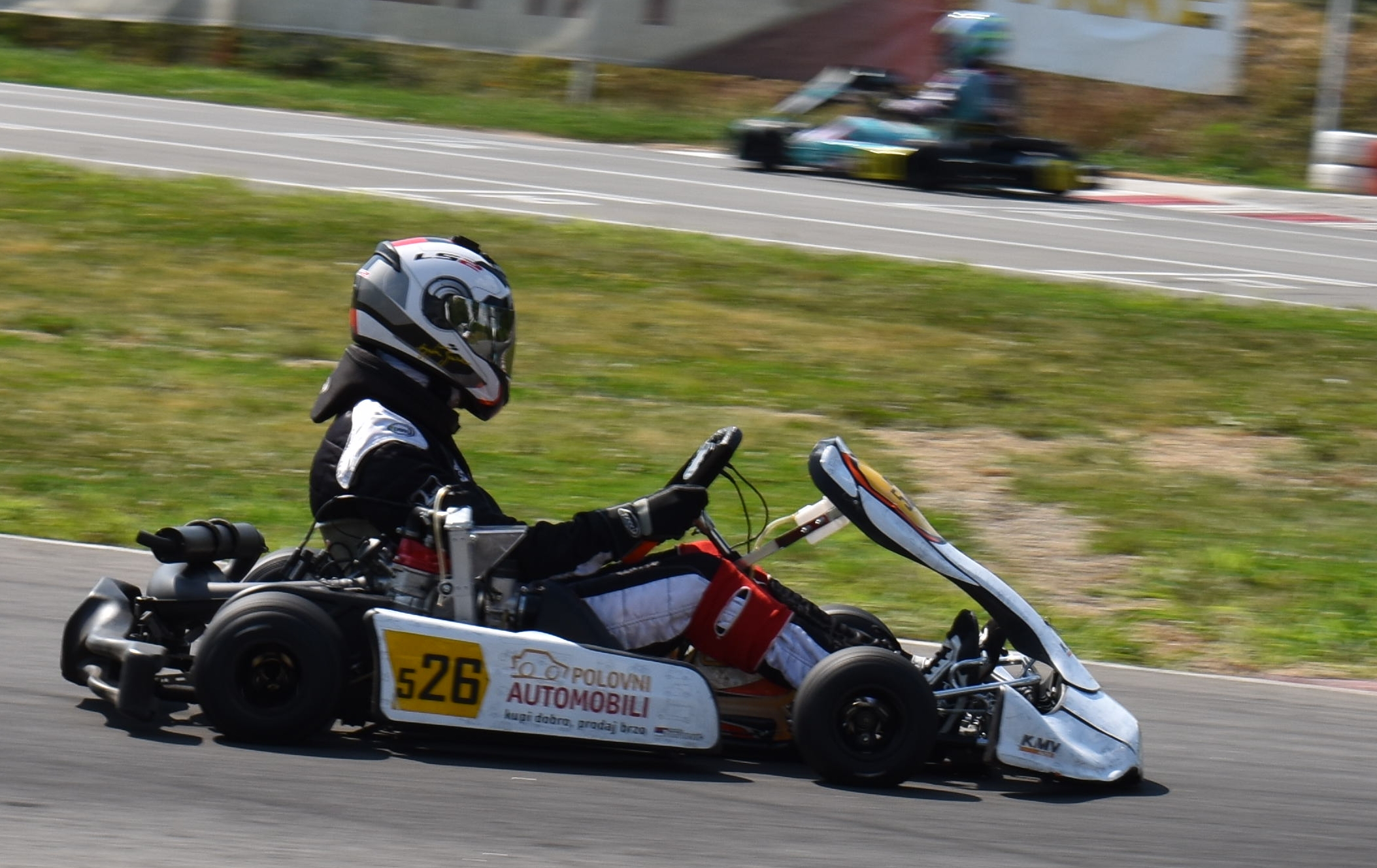 Karting – uzbudljiv vikend na Adi Huji