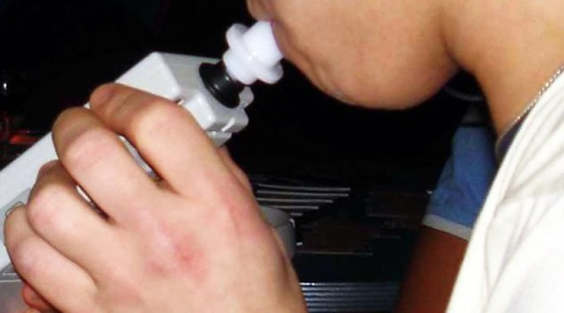 Mrtav pijan čovek vozi!