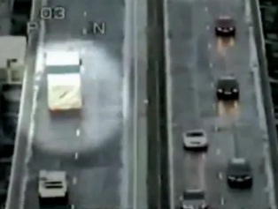 Pogledajte kako vetar "šamara" kamion